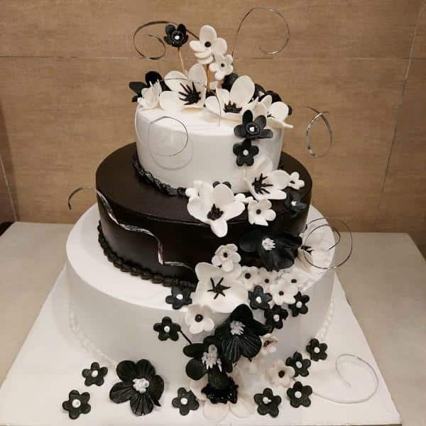 Black and White Cake - Wood & Spoon