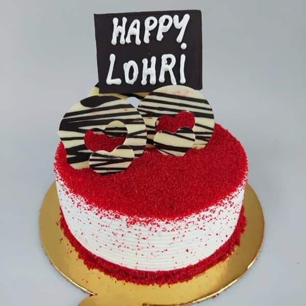 Red velvet Lohri cake