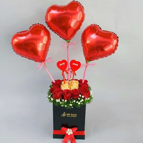 Rose Box with Heart Shape Foil Balloon