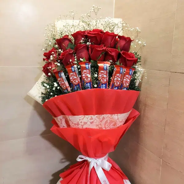 Bunch of Kitkat and Roses