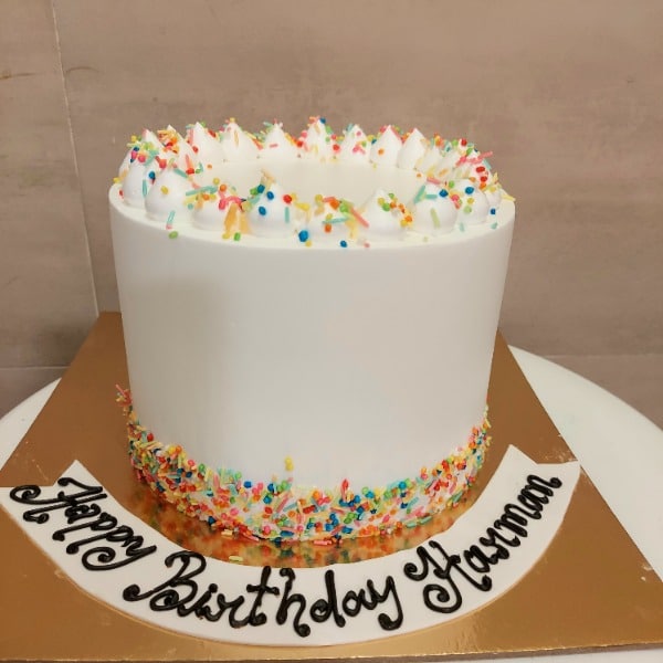 Happy Birthday, Harman! Elegant cupcake with a sparkler. — Download on  Funimada.com