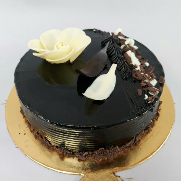 1 Kg Chocolate Truffle Cake - DP Saini Florist
