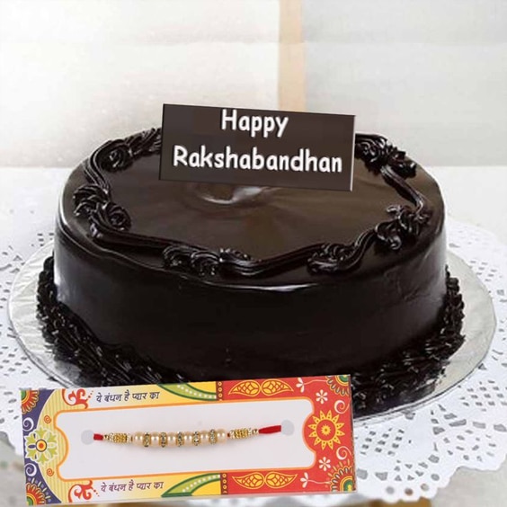 Rakhi-wd-cake