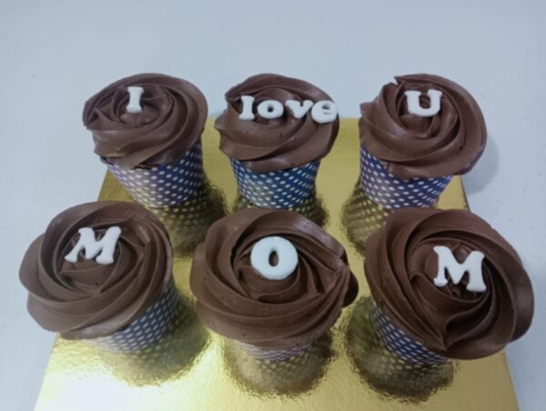 Chocolate Cup Cakes (I Love U MOM)