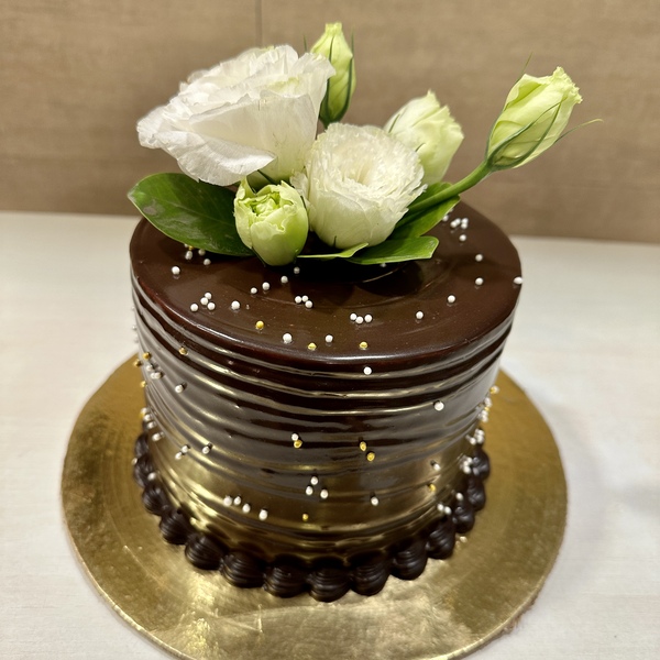 Buy Smoor Luxury Cake - Belgium Chocolate Truffle, Eggless 1 kg Online at  Best Price. of Rs null - bigbasket