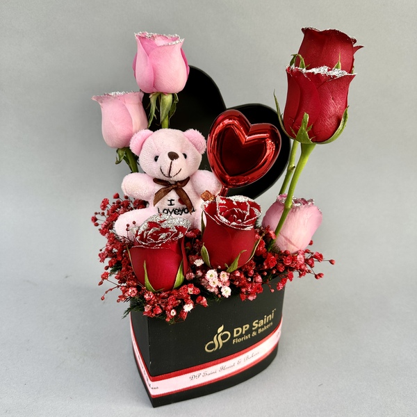 Valentine's Day Special Rose Bouquet Gift Set - WallMantra