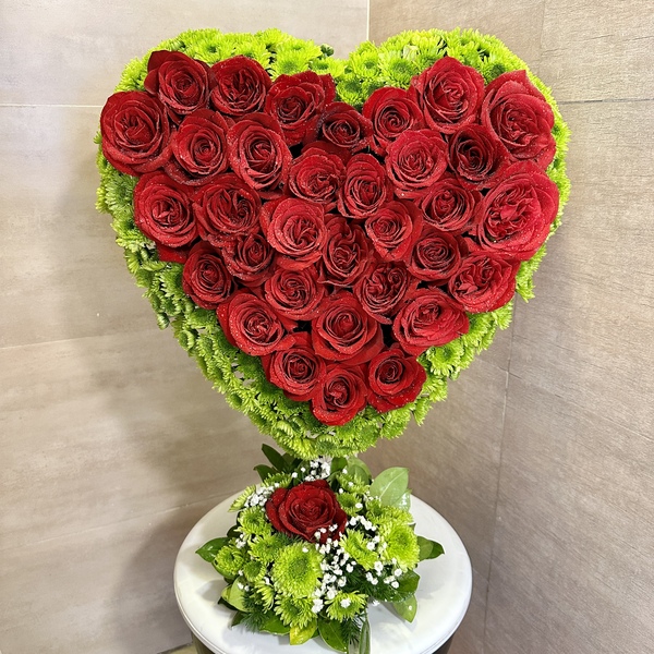 Heart Shape Flower Bouquet- Buy/Send Heart Shape Flower Bouquet Online